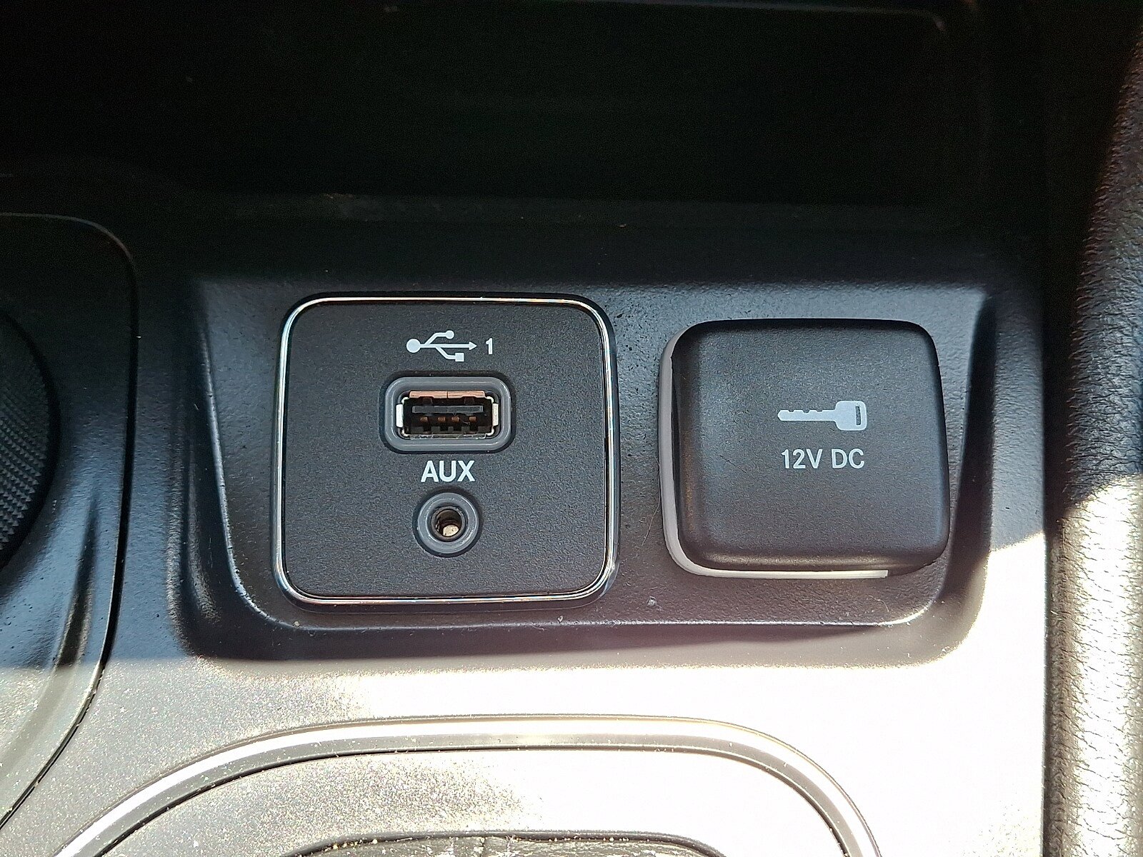 Used 2021 Jeep Cherokee Latitude Lux w/ Comfort/Convenience Group AWD/4WD image 23