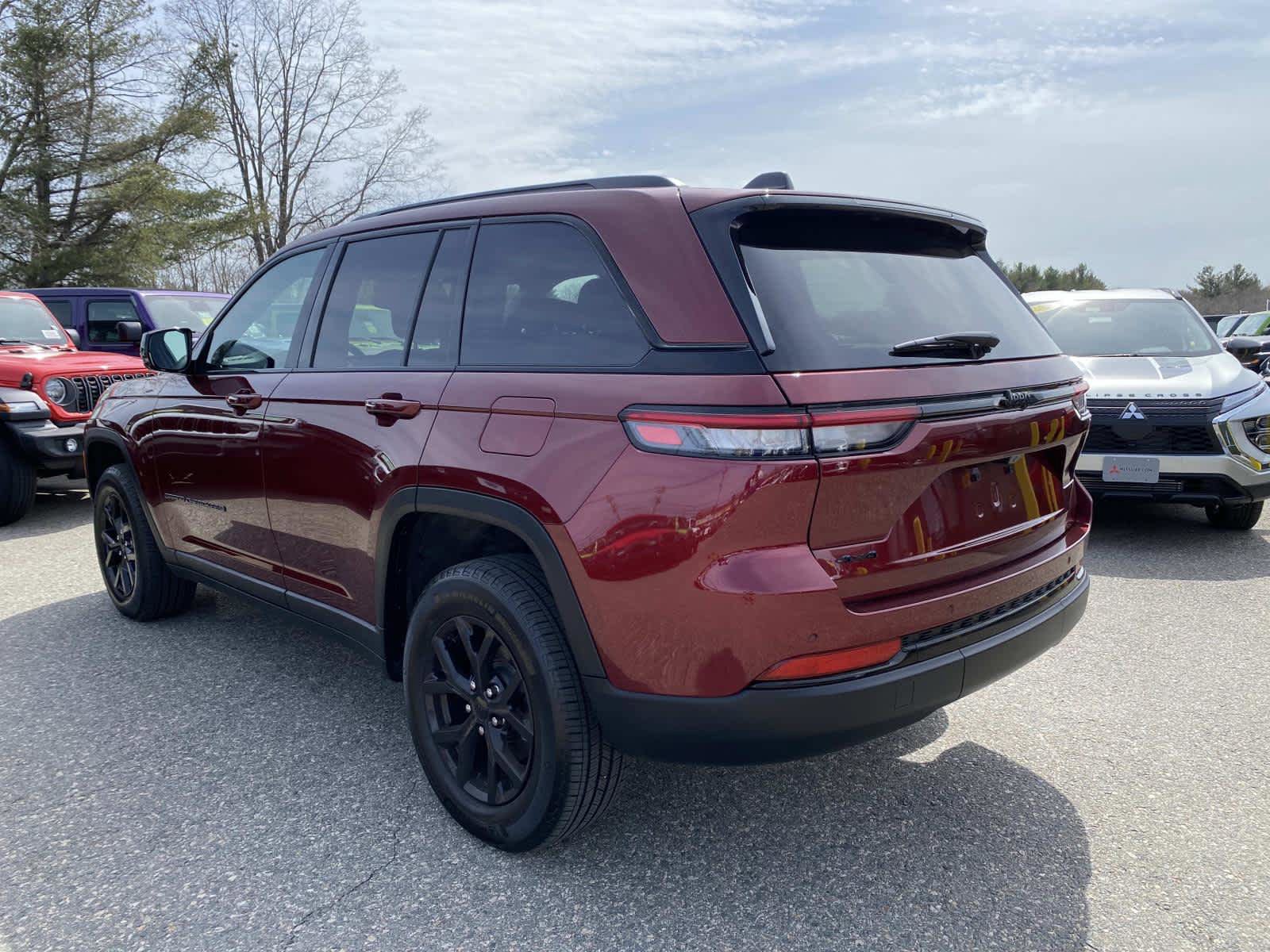 Certified 2024 Jeep Grand Cherokee Altitude image 6