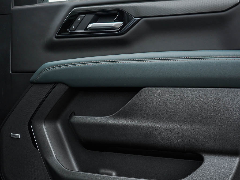 New 2026 GMC Yukon XL AT4 w/ AT4 Premium Package image 10