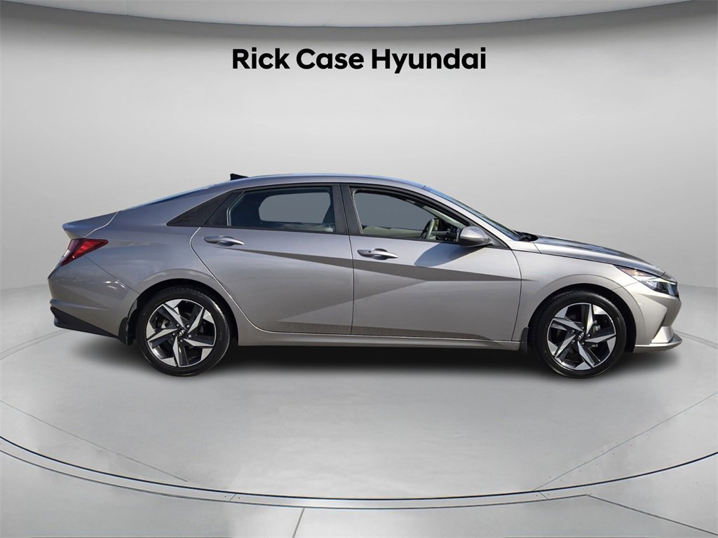 Certified 2023 Hyundai Elantra SEL w/ Convenience Package image 4