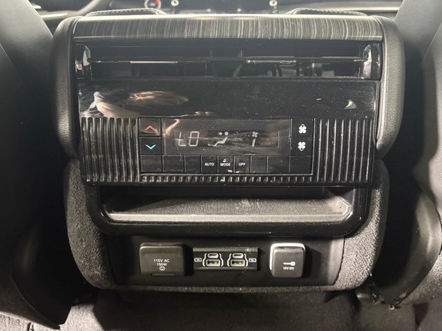 Used 2024 Jeep Wagoneer L Series II w/ Flexible Seating Group image 22