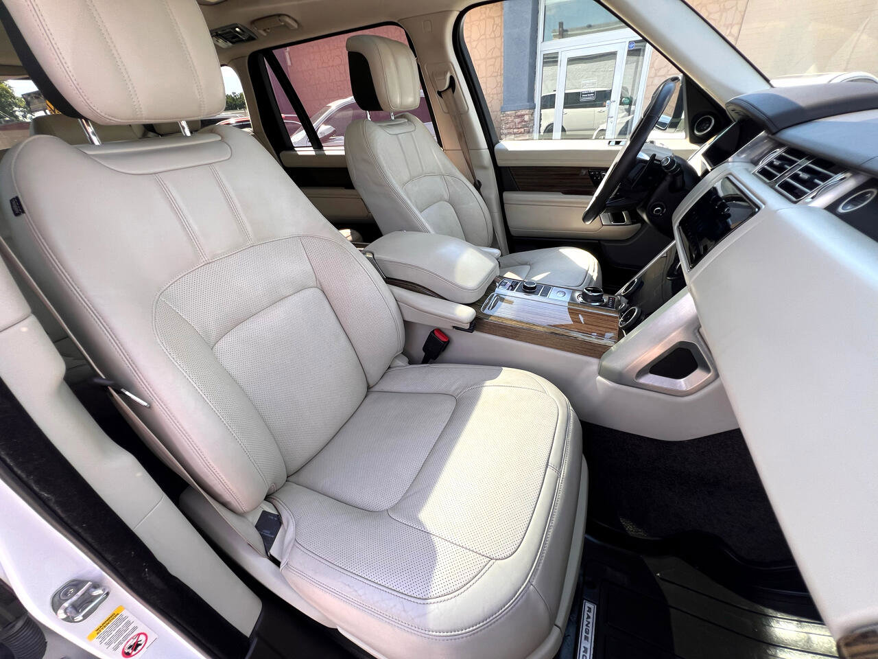 Used 2018 Land Rover Range Rover Long Wheelbase Supercharged image 15