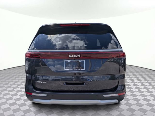 Used 2024 Kia Carnival LX FWD image 4