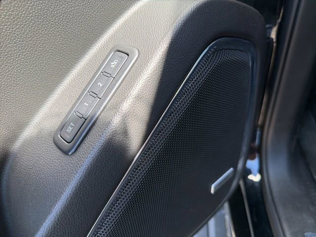 Used 2018 GMC Yukon XL Denali w/ Denali Ultimate Package AWD/4WD image 15