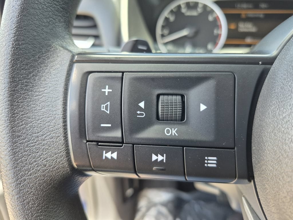 Used 2024 Nissan Rogue SV AWD/4WD image 20