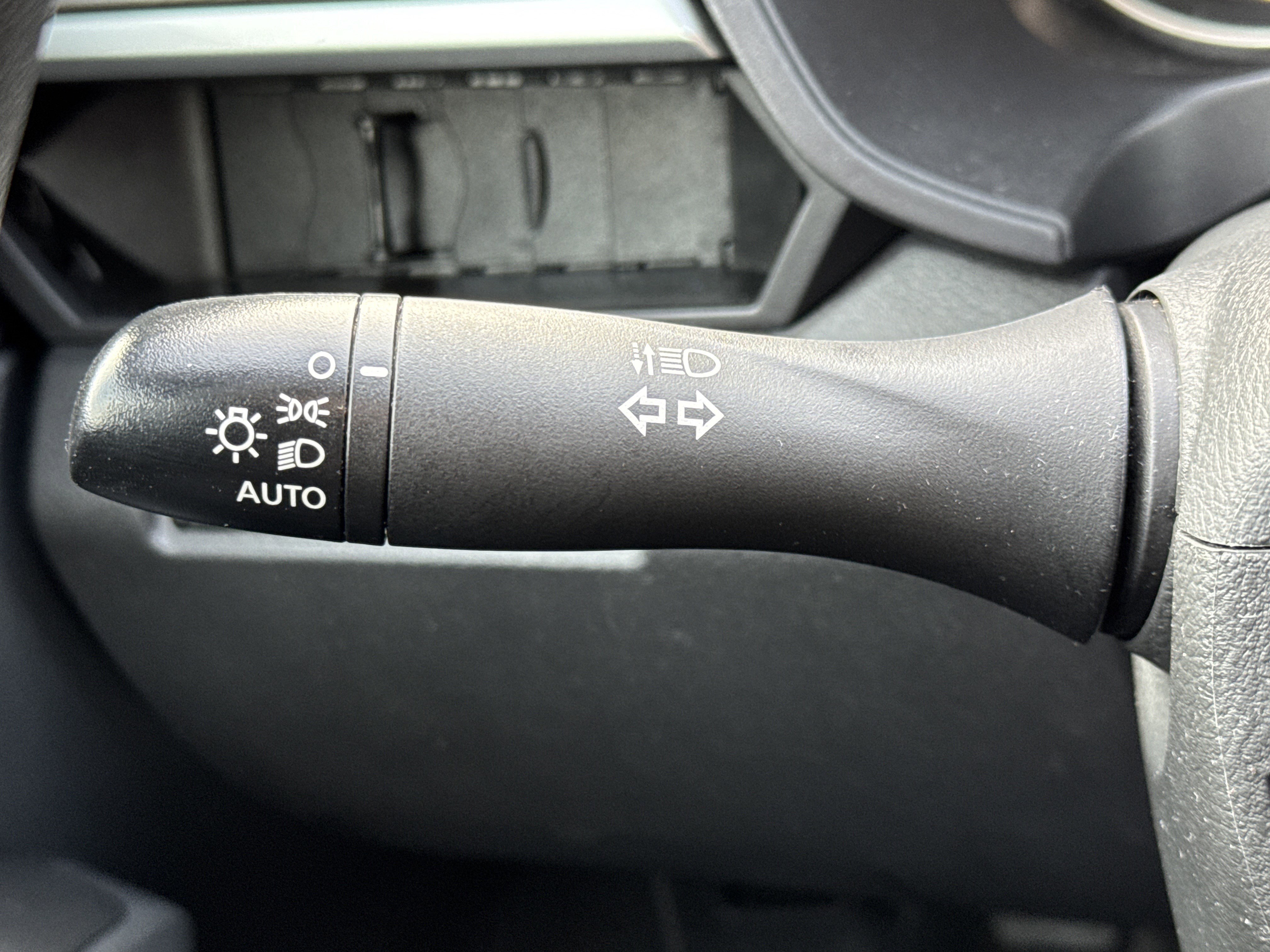 Used 2024 Nissan Altima 2.5 SV image 14