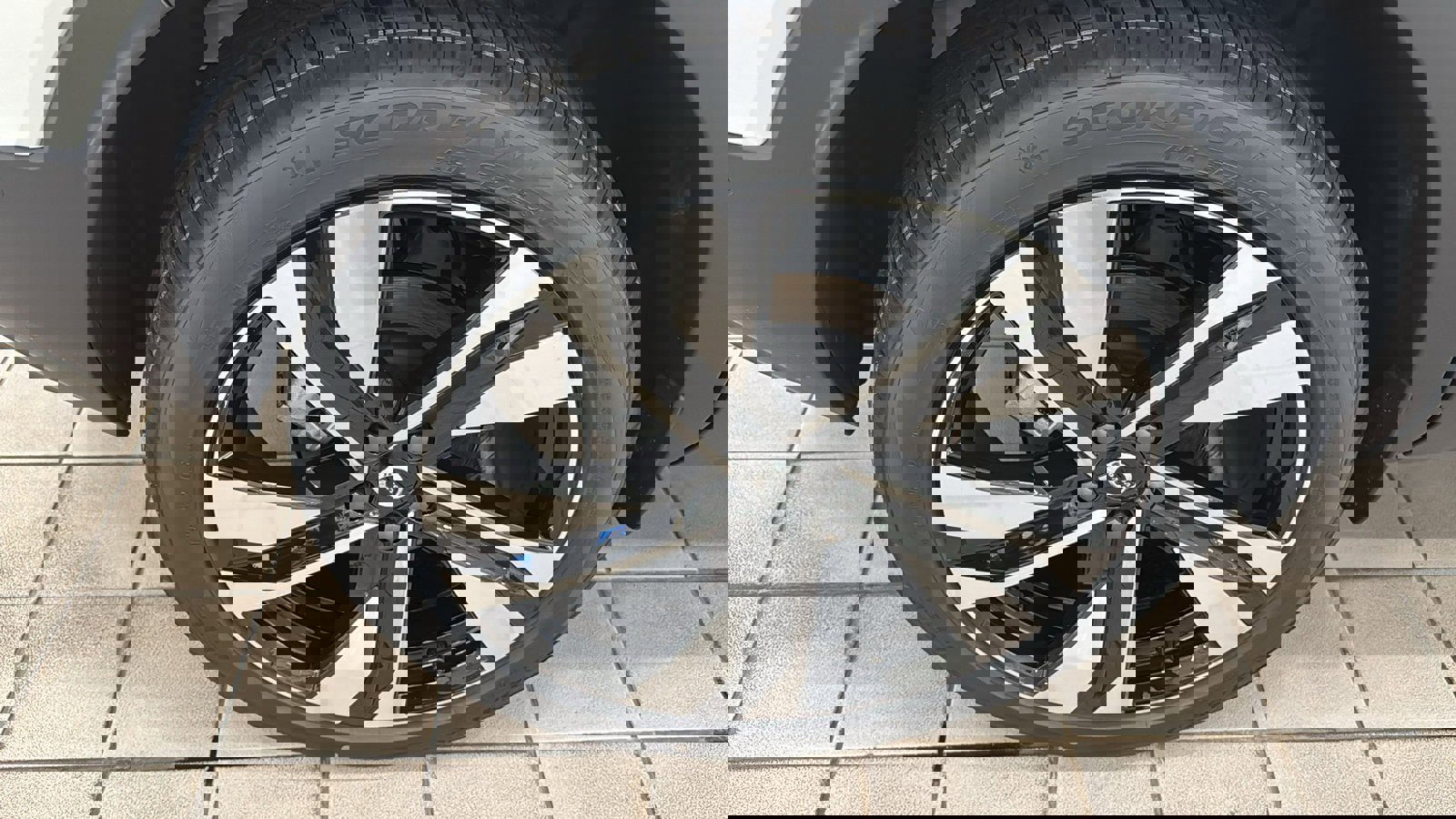 New 2026 Volvo XC40 B5 Ultra w/ Protection Package Premier image 31