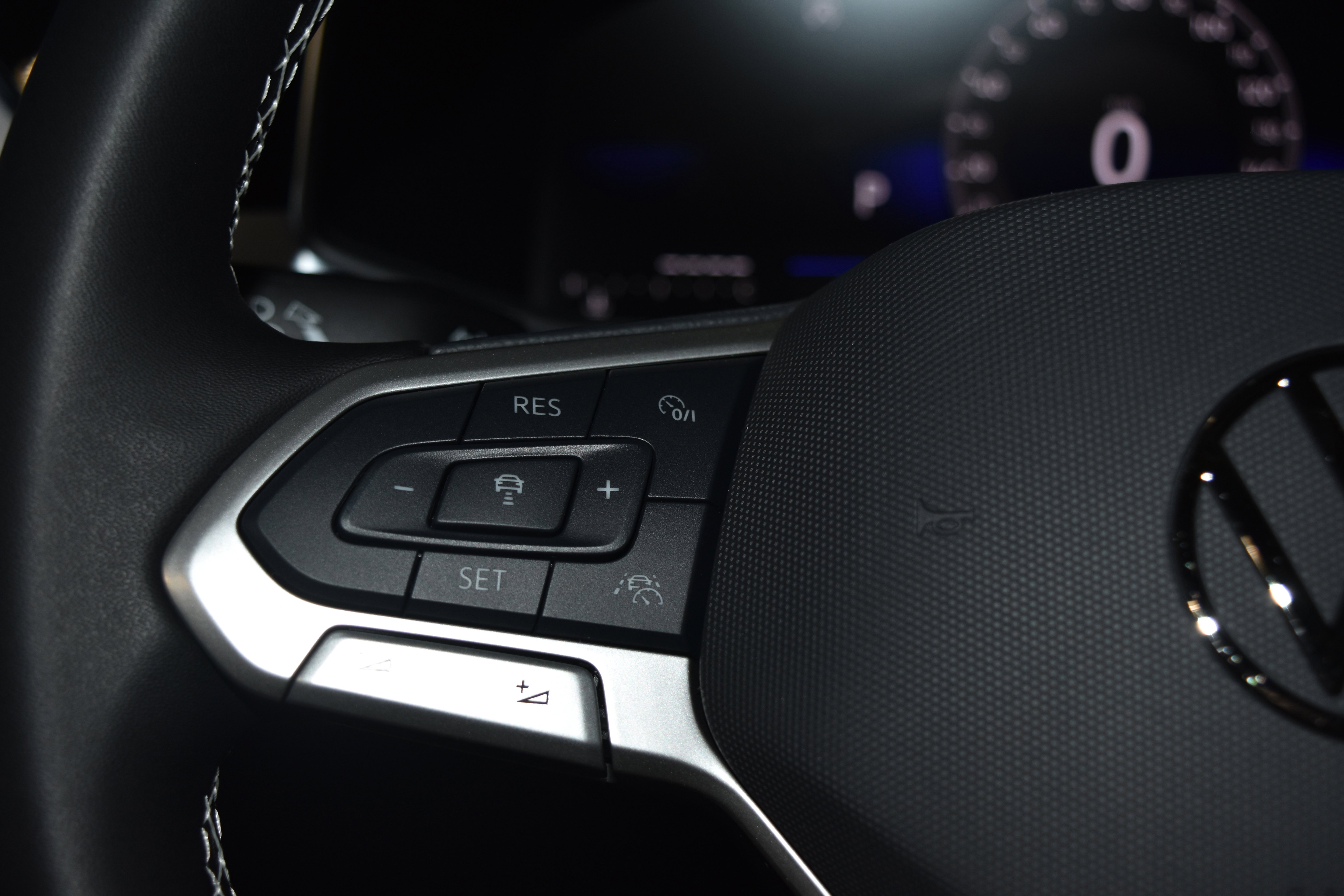 New 2025 Volkswagen Taos SE image 6