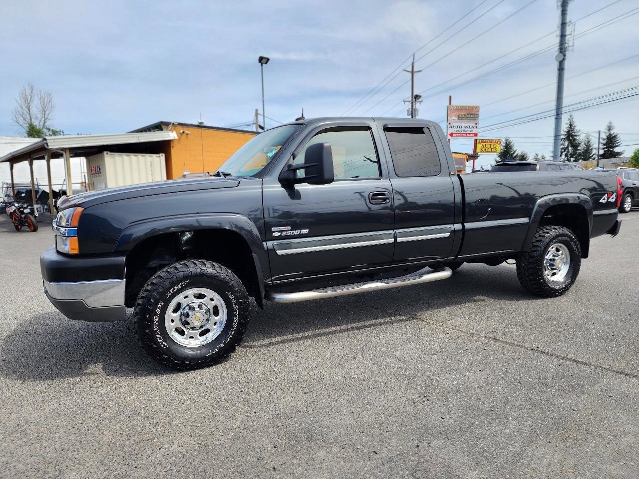 Used 2004 Chevrolet Silverado 2500 LT AWD/4WD image 10