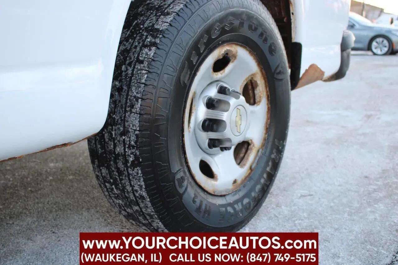 Used 2012 Chevrolet Express 2500 image 23