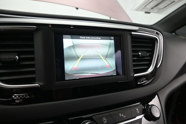 Used 2020 Chrysler Pacifica Touring w/ S Appearance Package FWD image 35