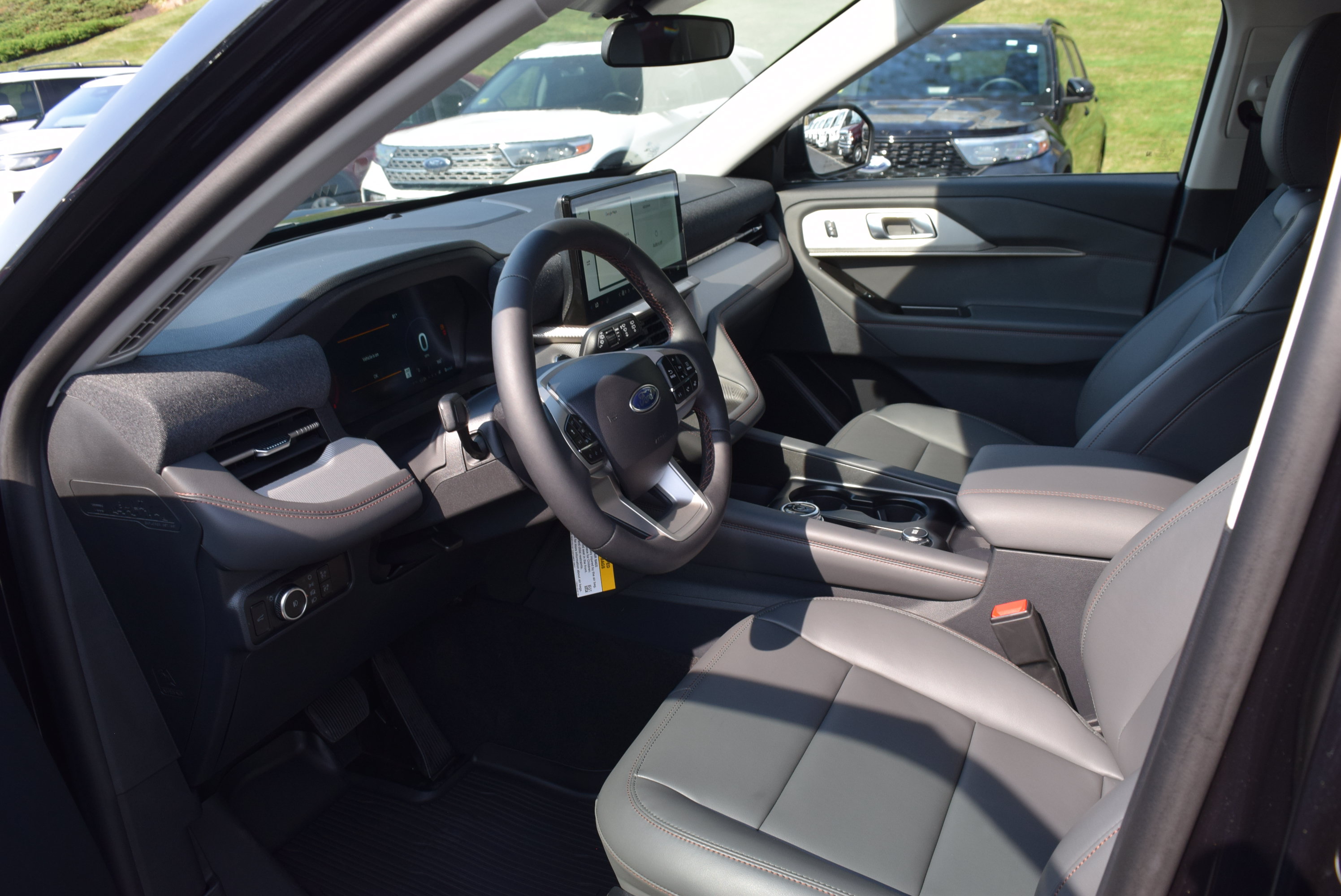 Used 2026 Ford Explorer Active w/ Active Comfort Package AWD/4WD image 10