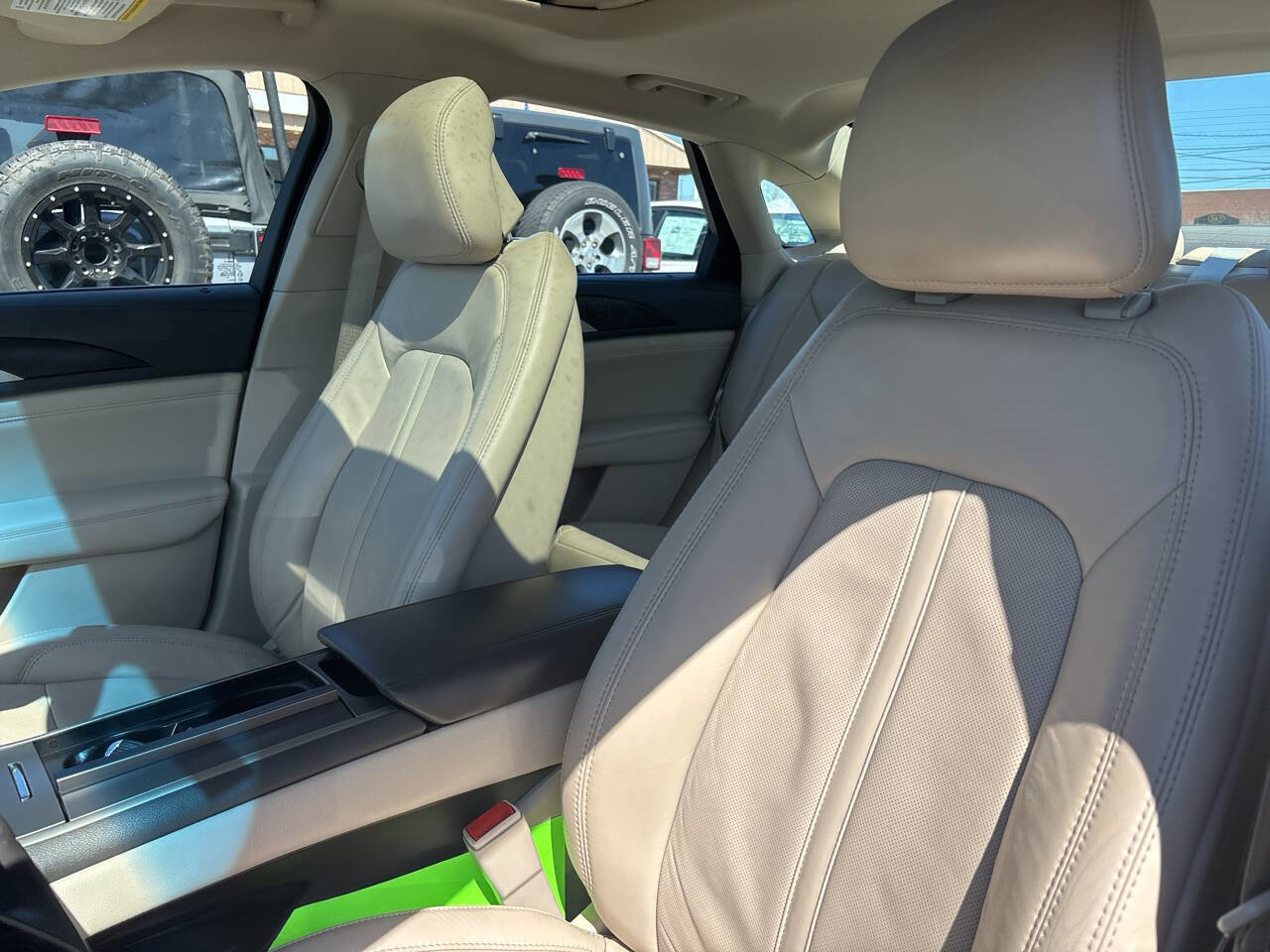 Used 2017 Lincoln MKZ Reserve w/ Climate Package image 27