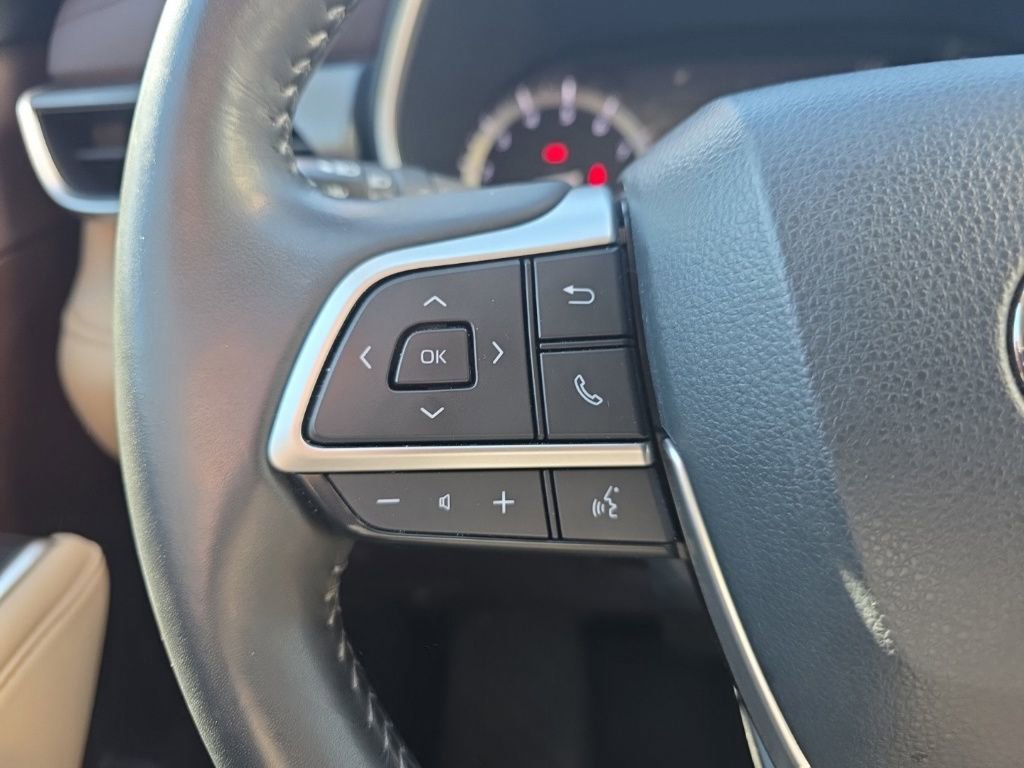 Used 2022 Toyota Highlander XLE image 25