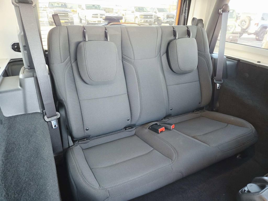 Used 2022 Jeep Wrangler Sport S image 16