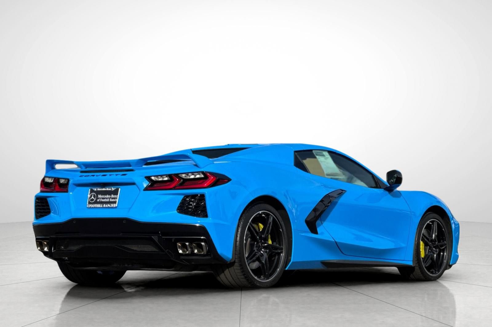 Used 2021 Chevrolet Corvette Stingray Premium Conv w/ Z51 Performance Package image 3
