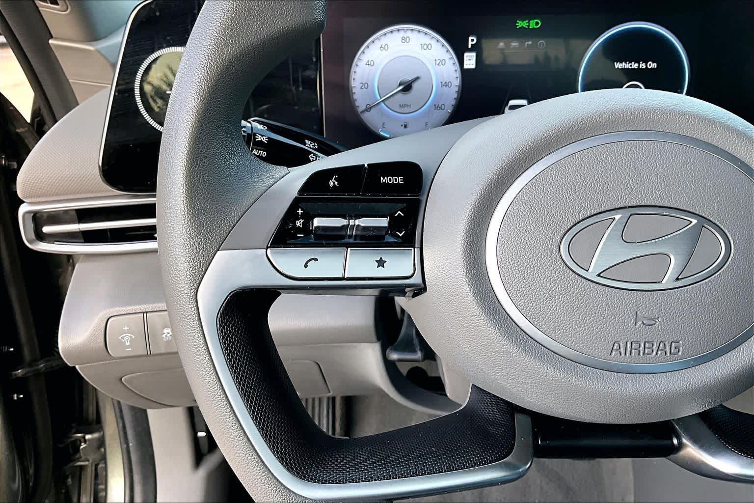 Used 2024 Hyundai Elantra SEL FWD image 24