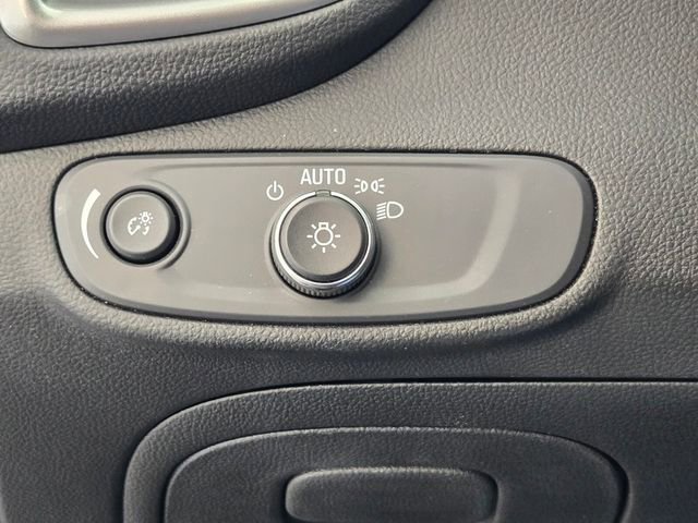 Certified 2022 Chevrolet Trax LT w/ LT Convenience Package image 24