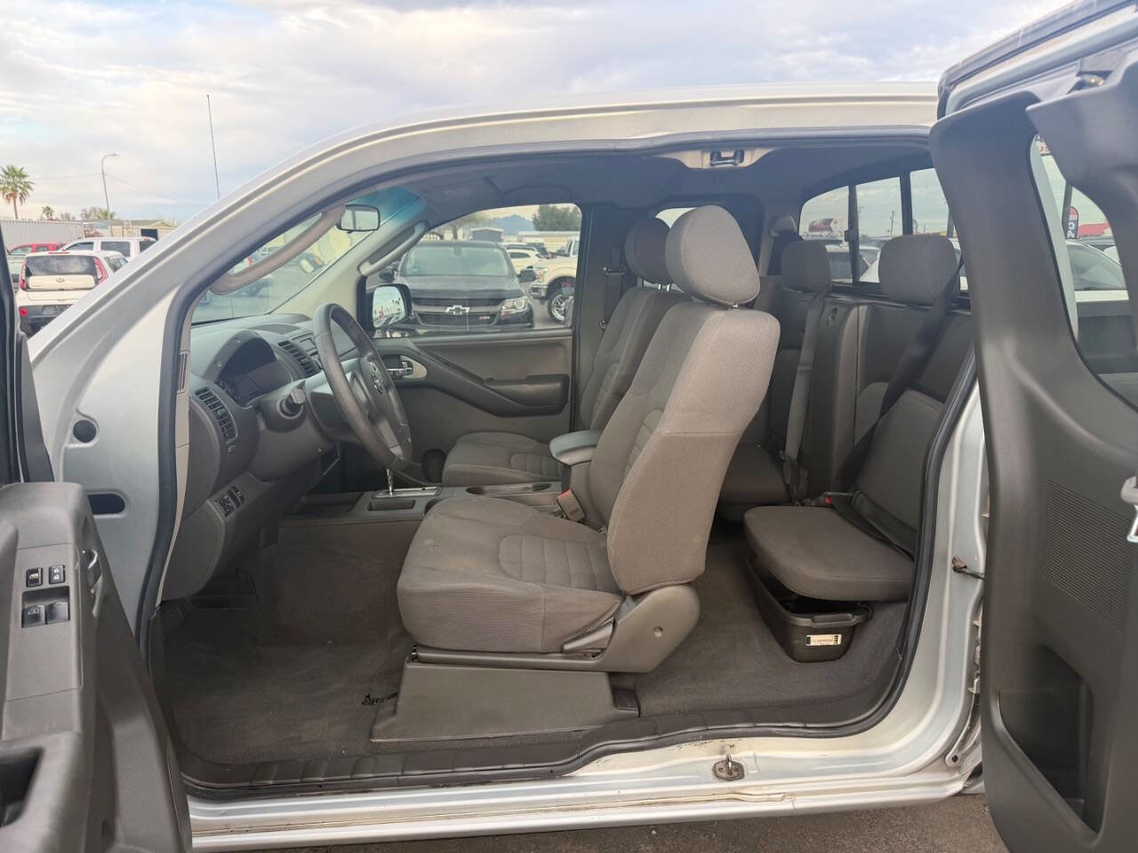 Used 2007 Nissan Frontier XE w/ Preferred Pkg image 17