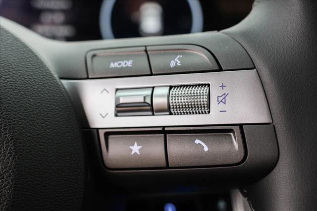 Used 2025 Hyundai Kona SEL image 16