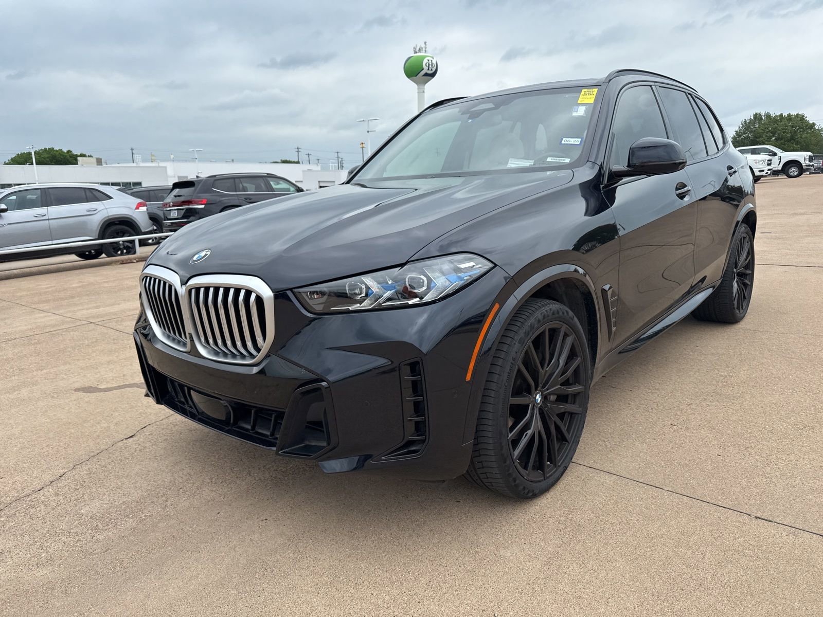 Used 2025 BMW X5 xDrive40i w/ M Sport Package image 3