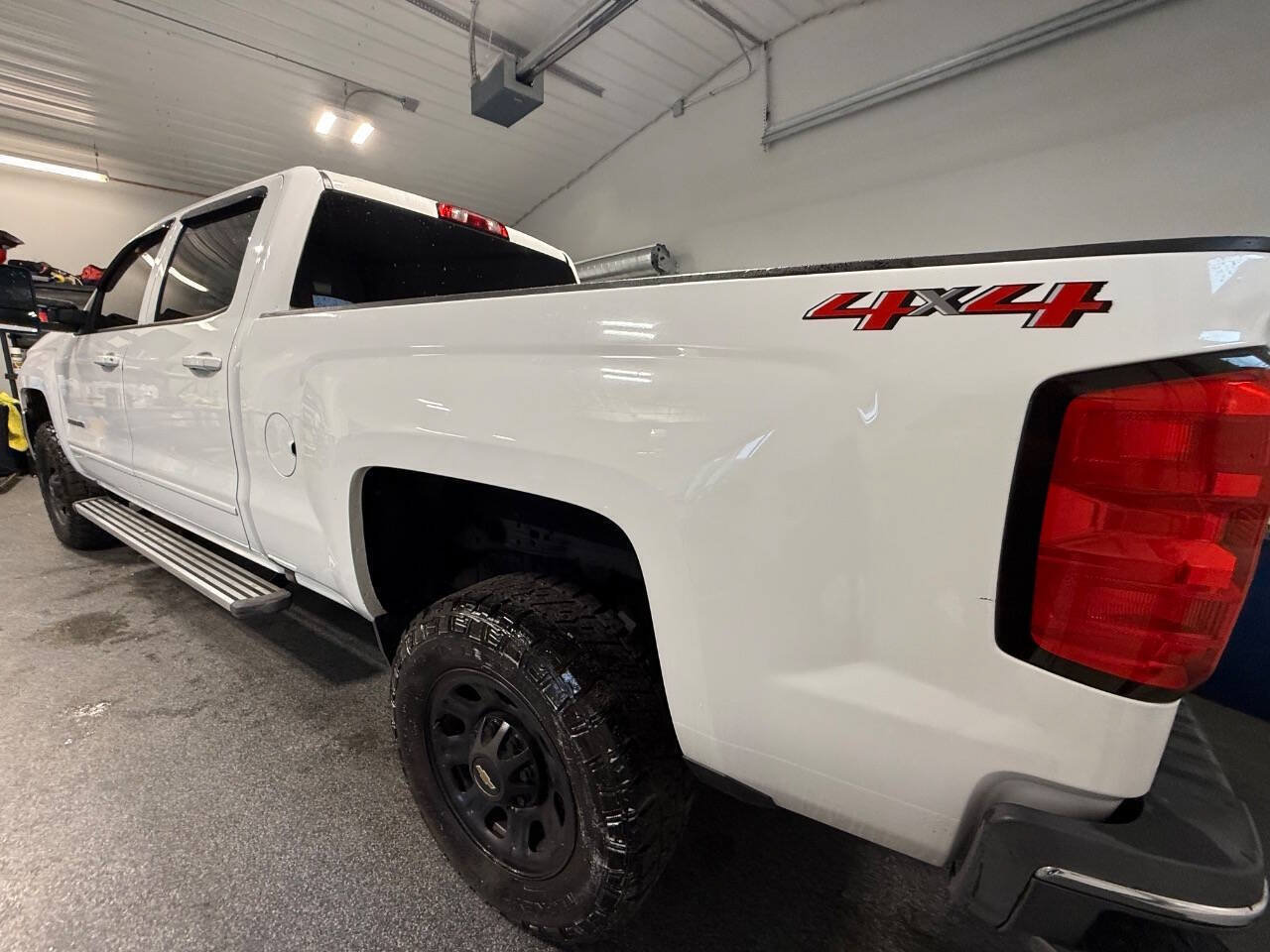 Used 2018 Chevrolet Silverado 2500 LT AWD/4WD image 5