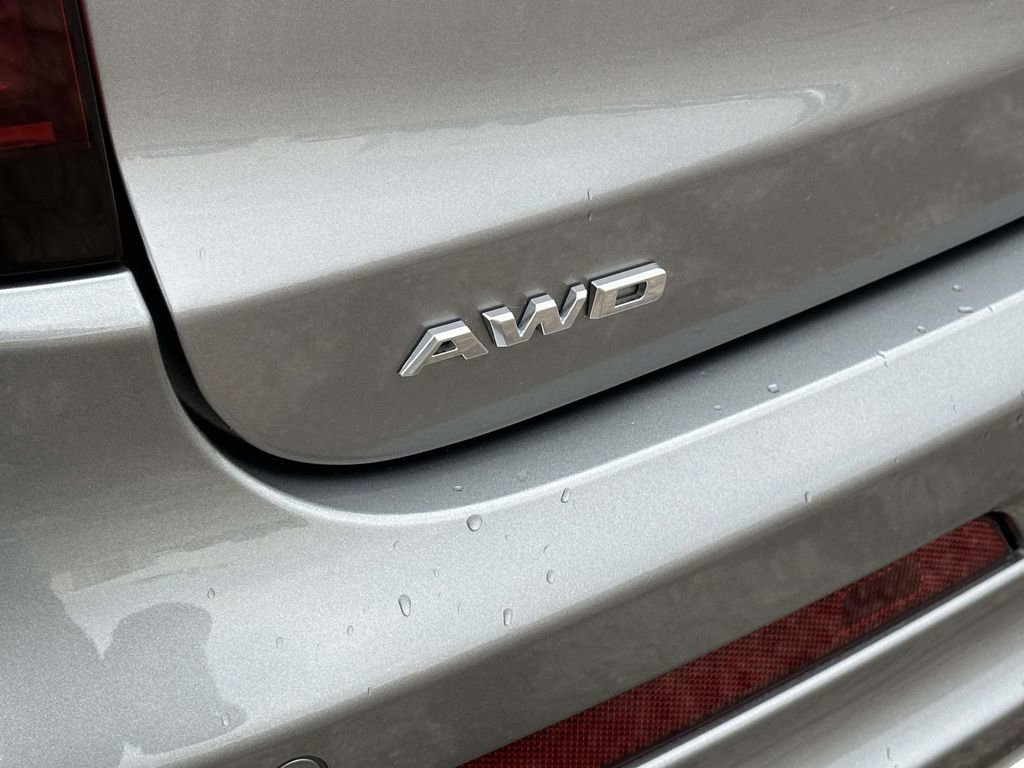 Used 2023 Cadillac XT6 Premium Luxury w/ LPO, Floor Liner Package image 11