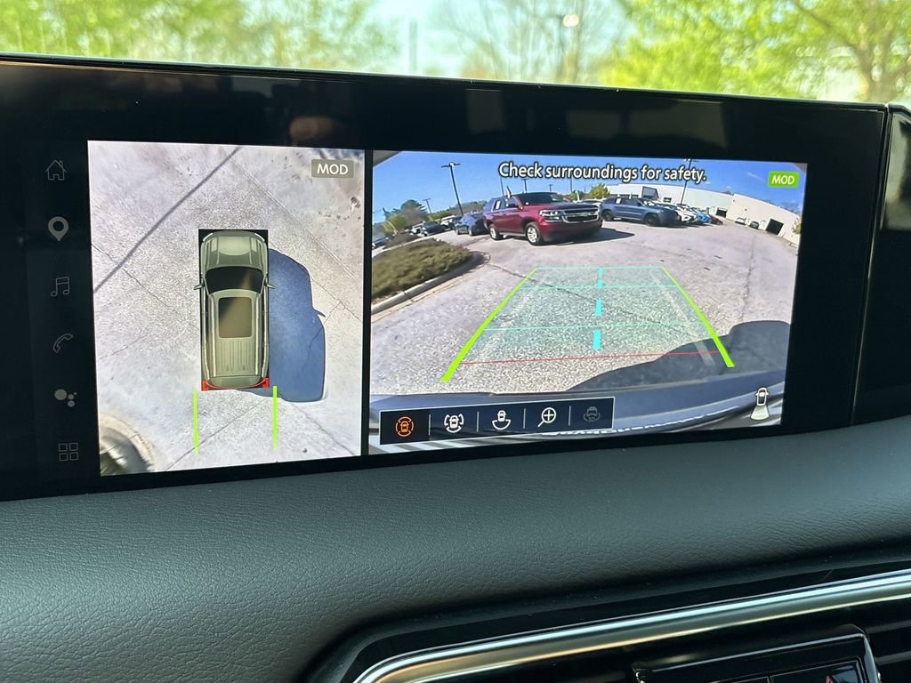 Used 2025 Nissan Armada SL w/ Captain's Chari Seat Package image 18