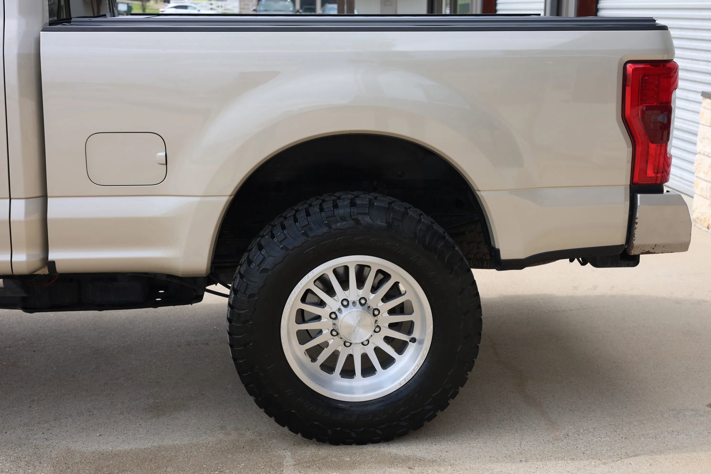 Used 2017 Ford F250 King Ranch w/ King Ranch Ultimate Package image 12