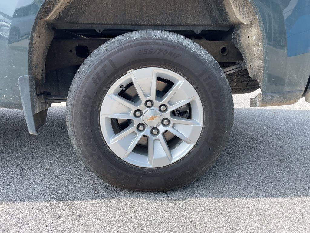 Used 2025 Chevrolet Silverado 1500 LT AWD/4WD image 19