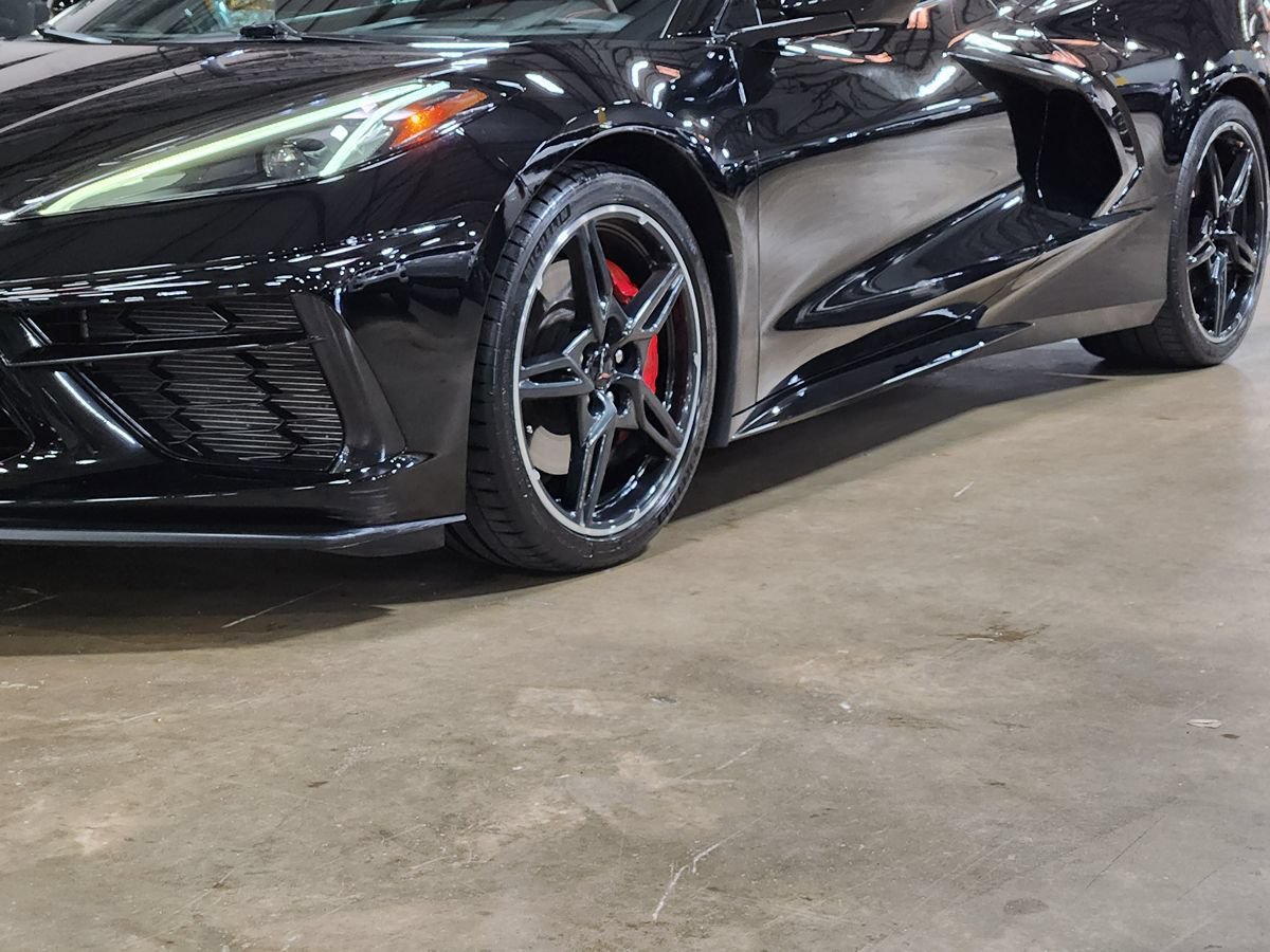 Used 2021 Chevrolet Corvette Stingray Premium Conv w/ Z51 Performance Package RWD image 17