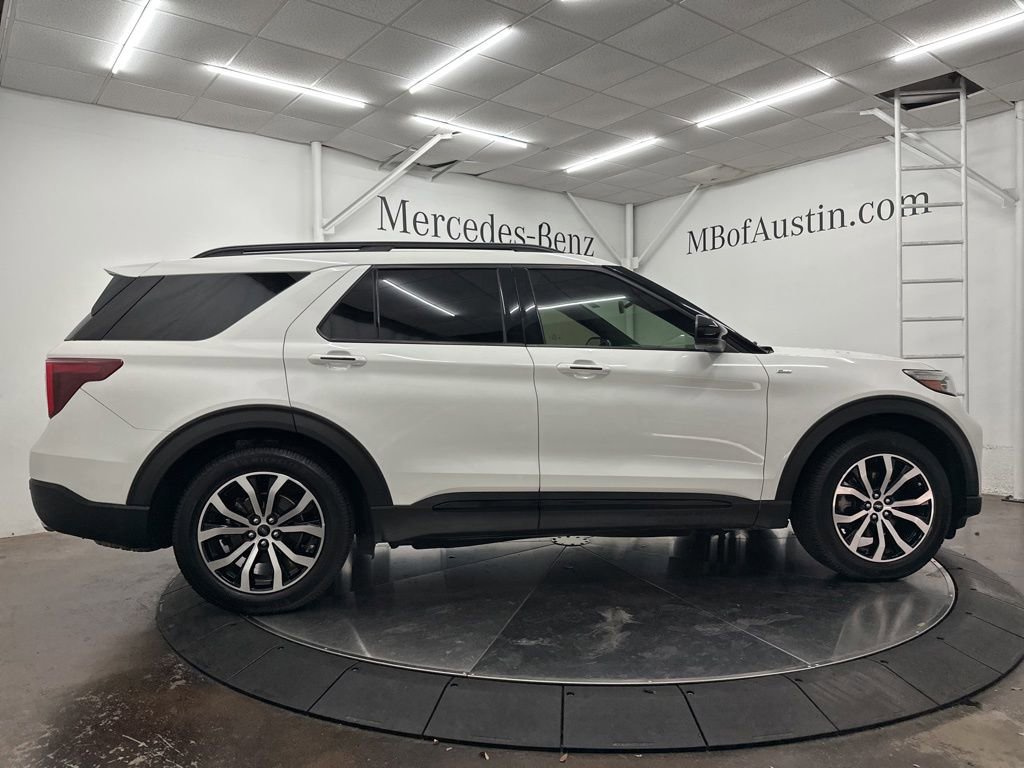 Used 2022 Ford Explorer ST-Line RWD image 8