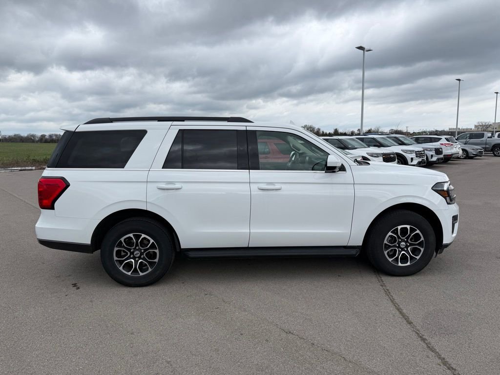 Used 2024 Ford Expedition XLT image 17