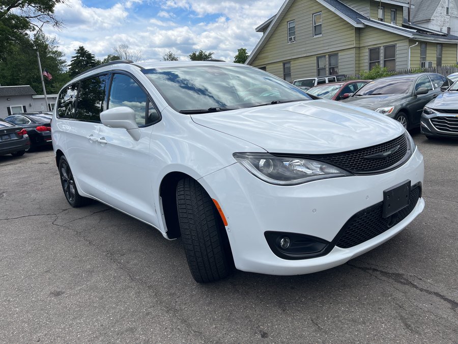 Used 2018 Chrysler Pacifica Touring-L Plus w/ Advanced Safetytec Group FWD image 3