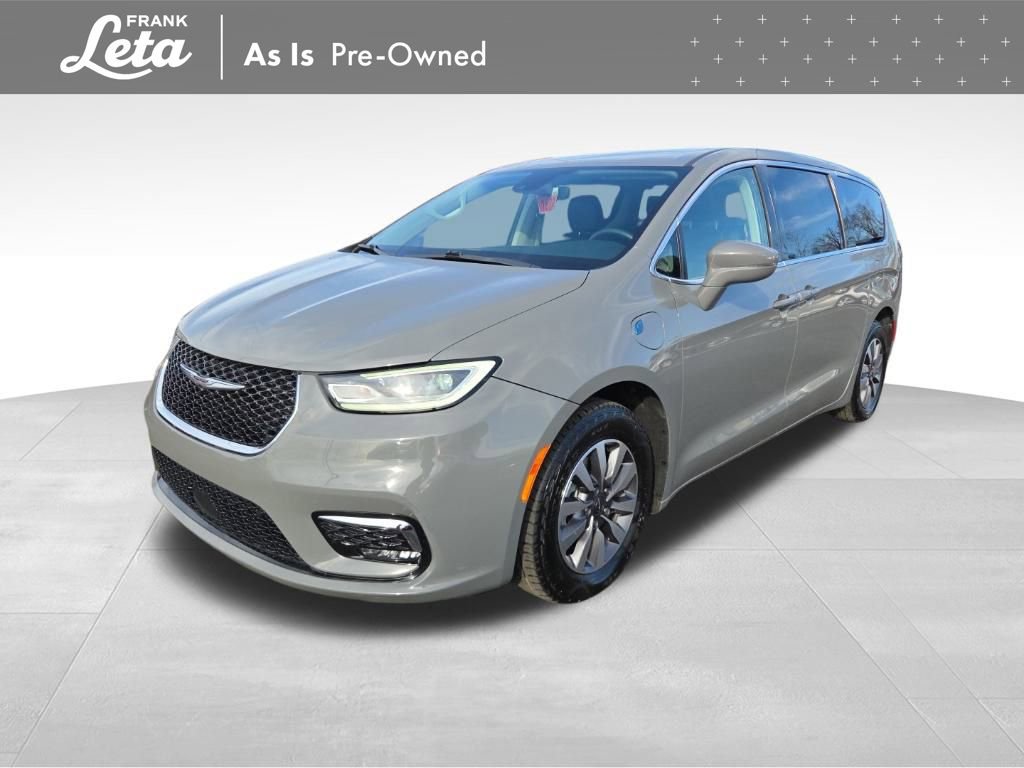 Used 2022 Chrysler Pacifica Touring-L image 1