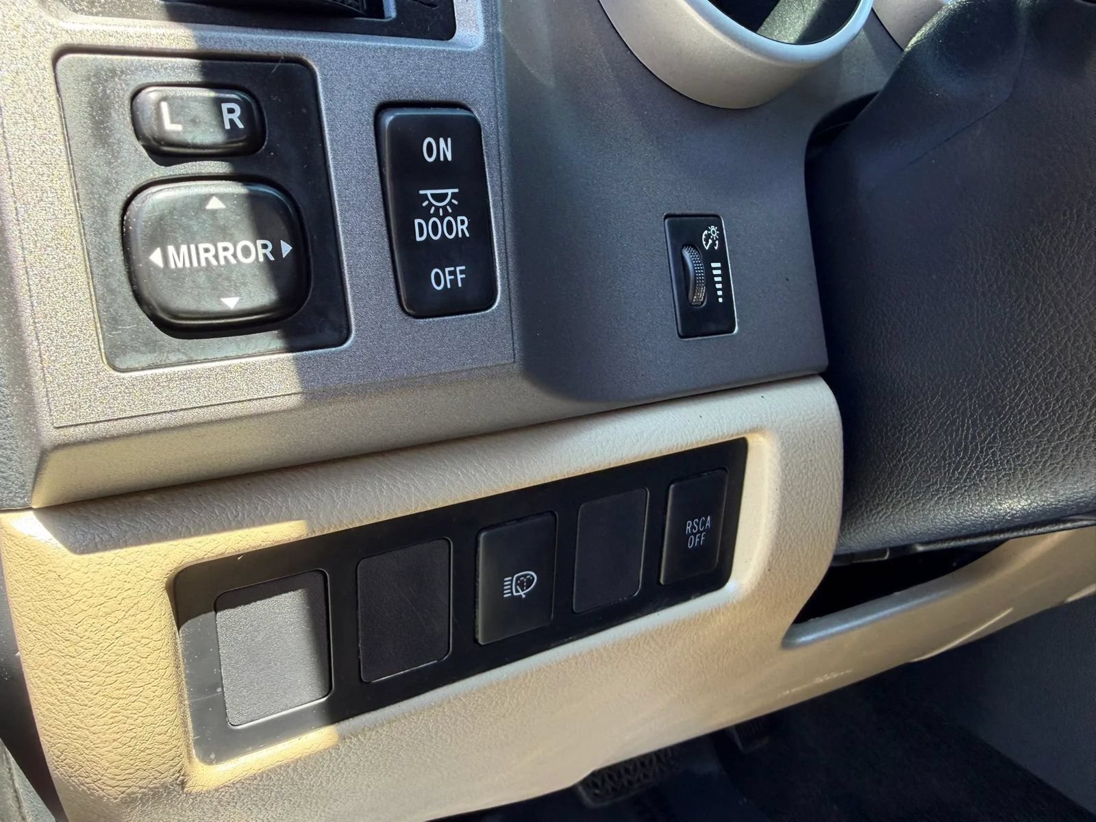 Used 2013 Toyota Sequoia SR5 AWD/4WD image 25