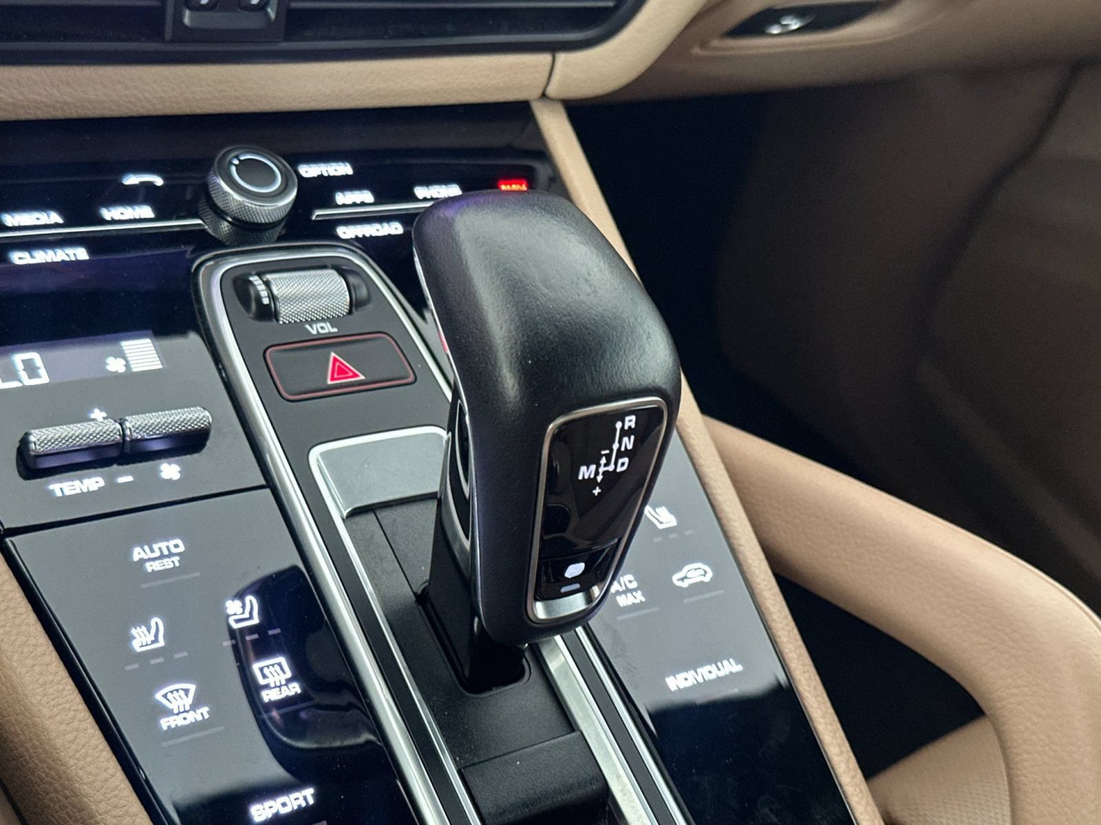 Certified 2023 Porsche Cayenne AWD/4WD image 21