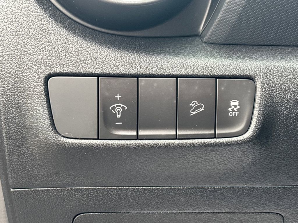Certified 2022 Hyundai Kona SEL w/ Cargo Package image 31