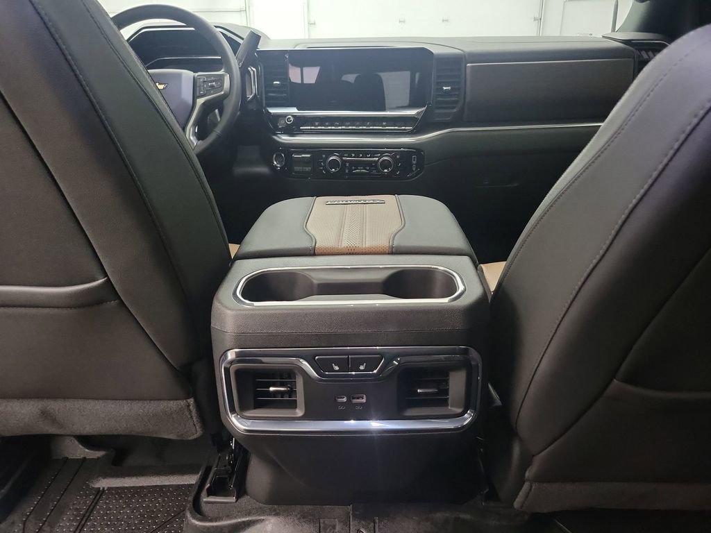 Used 2025 Chevrolet Silverado 3500 High Country w/ High Country Premium Package image 24