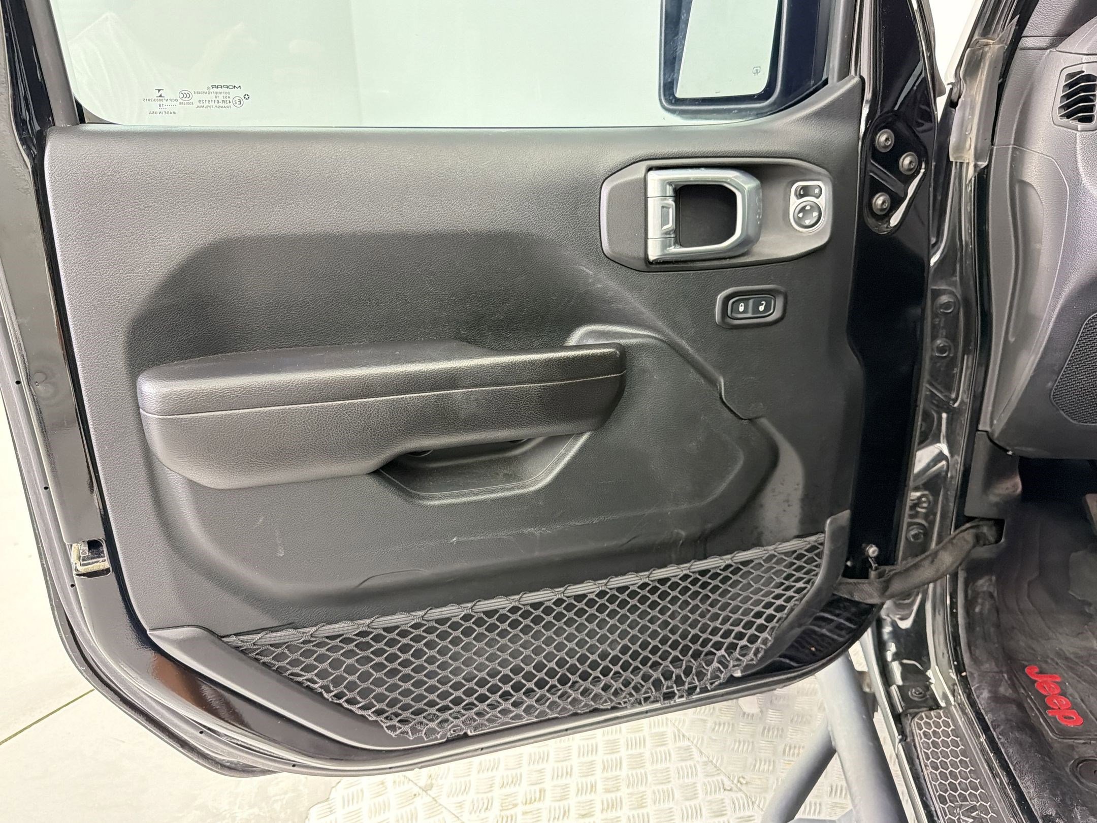 Used 2018 Jeep Wrangler Unlimited Sport S AWD/4WD image 21