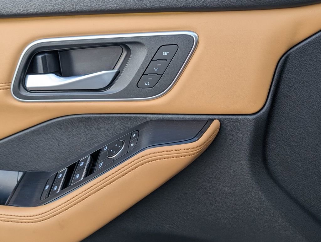 Certified 2021 Nissan Rogue Platinum image 26