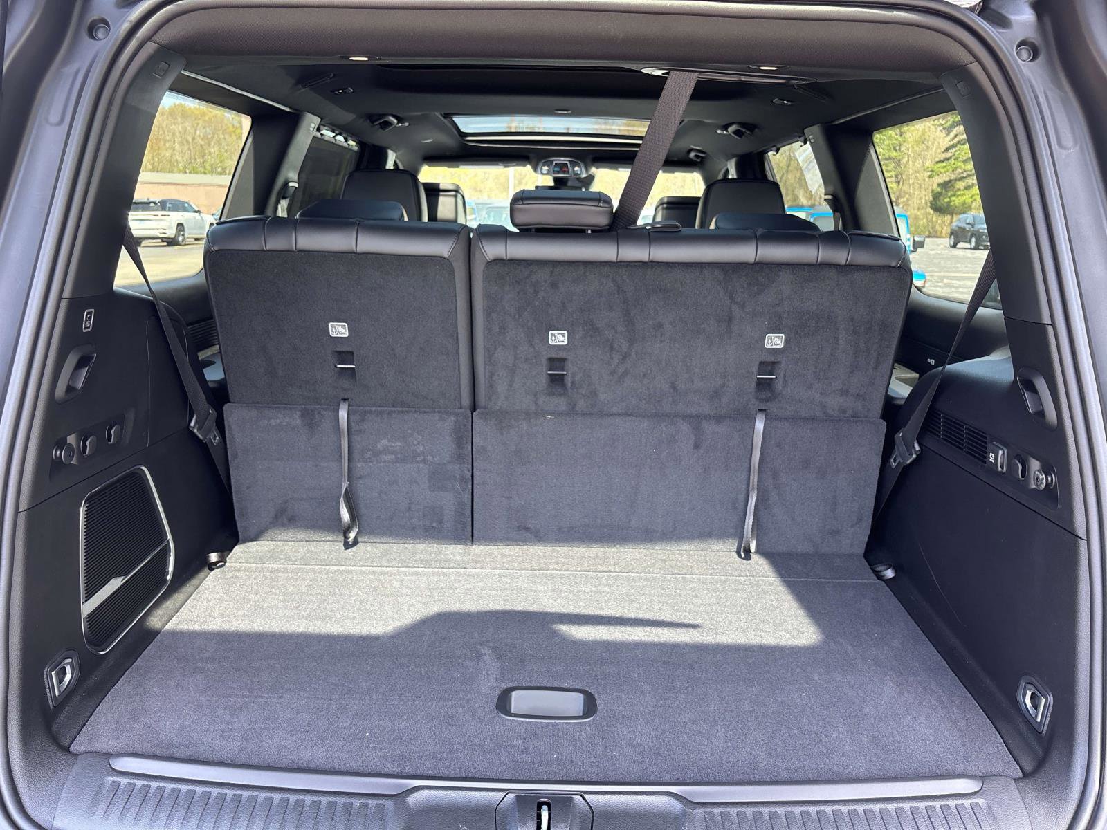 New 2025 Jeep Wagoneer 4WD w/ Convenience Group I image 4