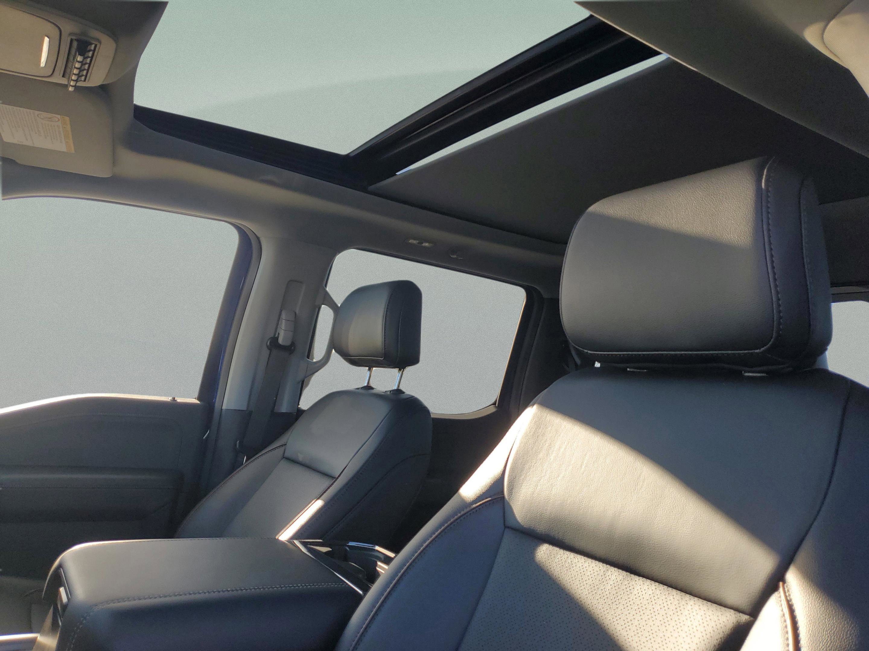 New 2026 Ford F250 Lariat w/ Black Appearance Package image 16