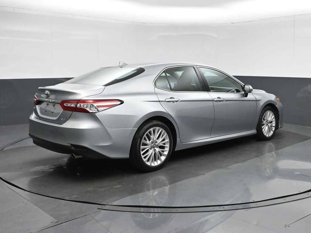 Used 2019 Toyota Camry XLE FWD image 7