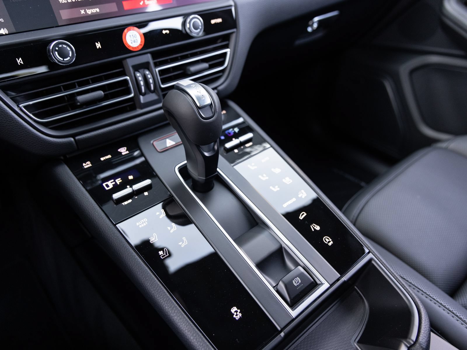 New 2026 Porsche Macan AWD/4WD image 18