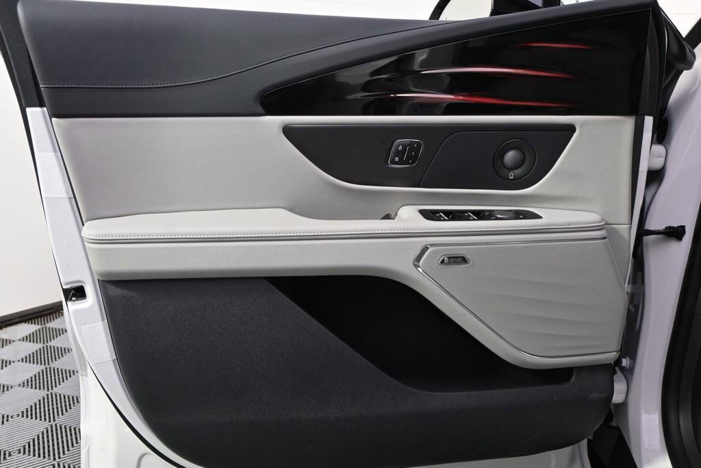 New 2026 Lincoln Nautilus Reserve w/ Jet Appearance Package image 22