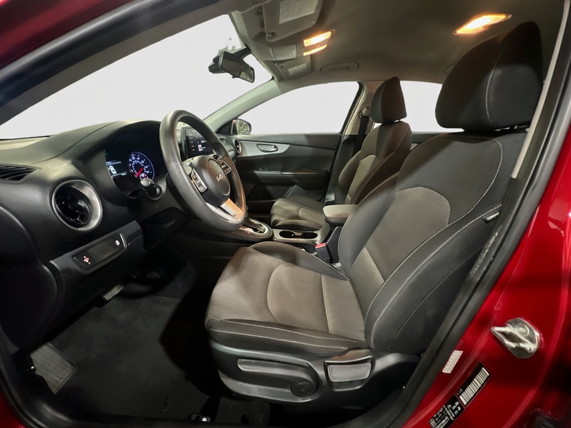Used 2022 Kia Forte LXS FWD image 14