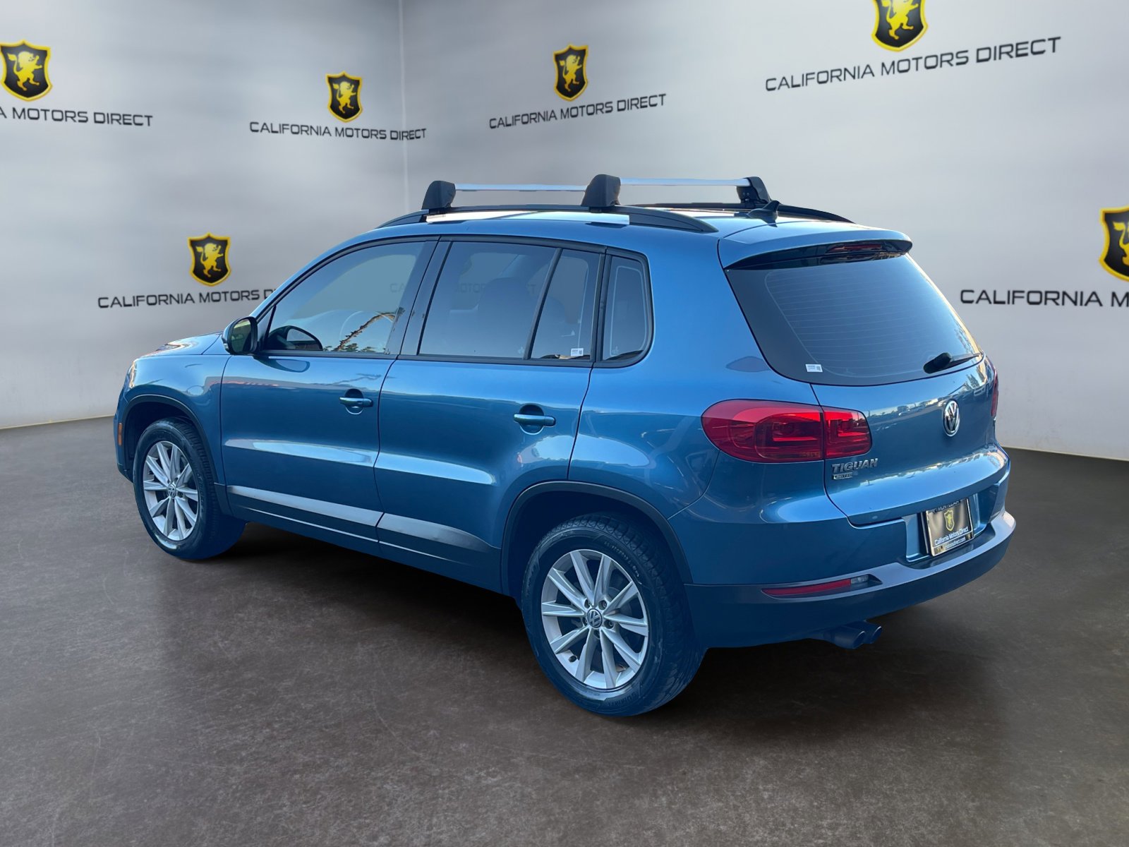 Used 2017 Volkswagen Tiguan Limited w/ Premium Package FWD image 3