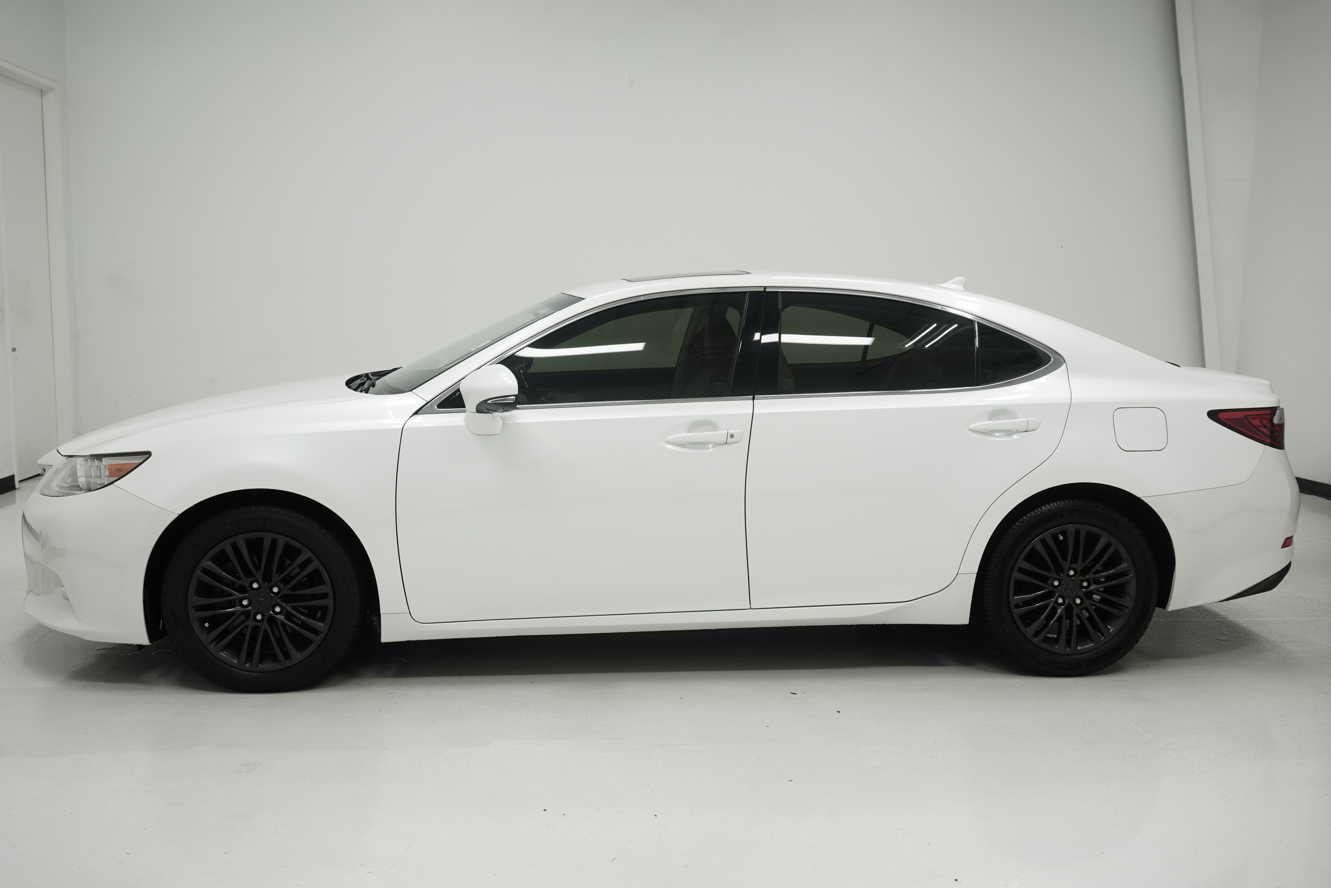 Used 2013 Lexus ES 350 w/ Luxury Pkg FWD image 6