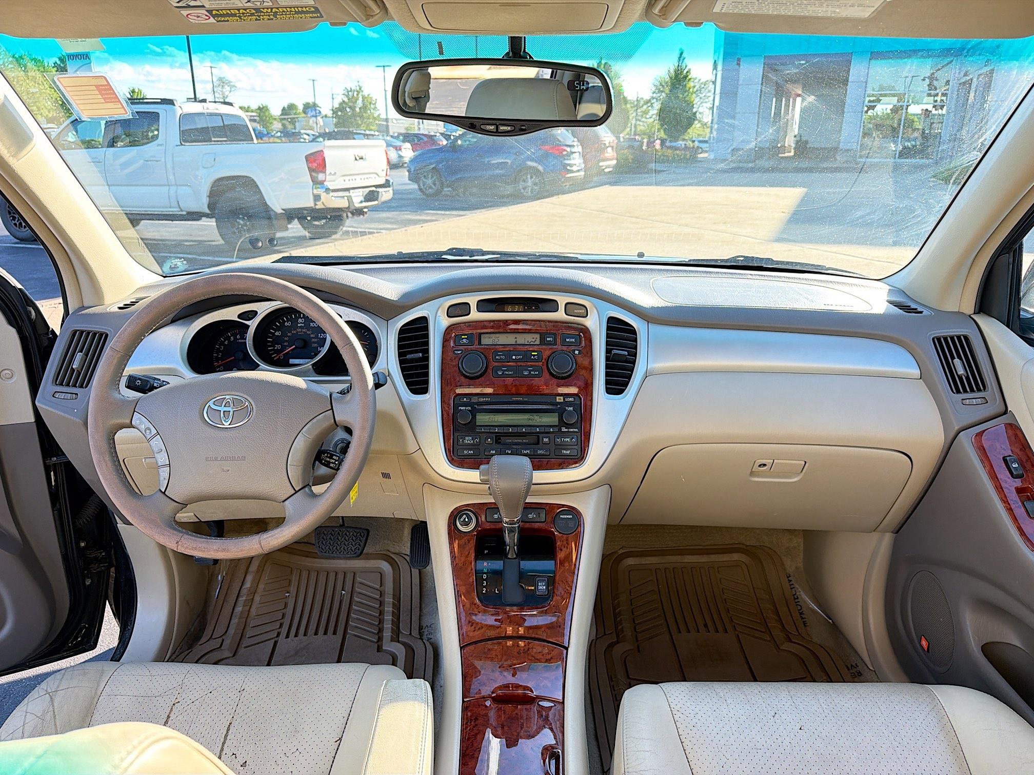 Used 2005 Toyota Highlander 4WD V6 w/ 3rd Row image 3